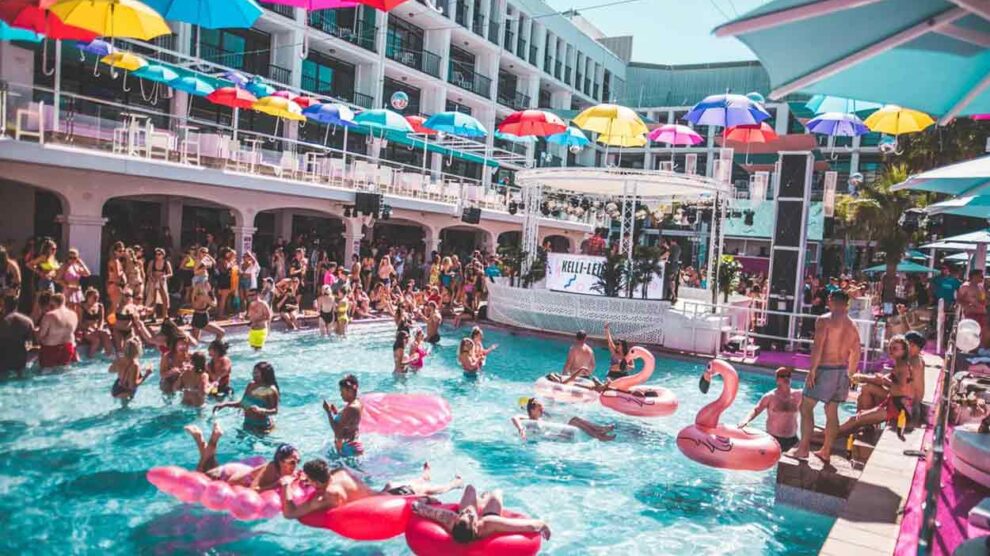 Pool Party – Xu hướng sự kiện mùa hè cho giới trẻ